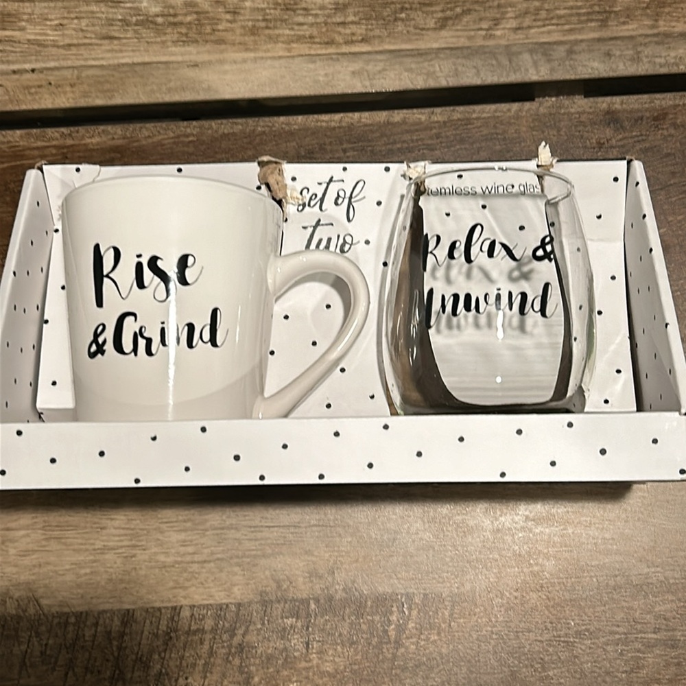 Set of dishware - Picture 3 of 4